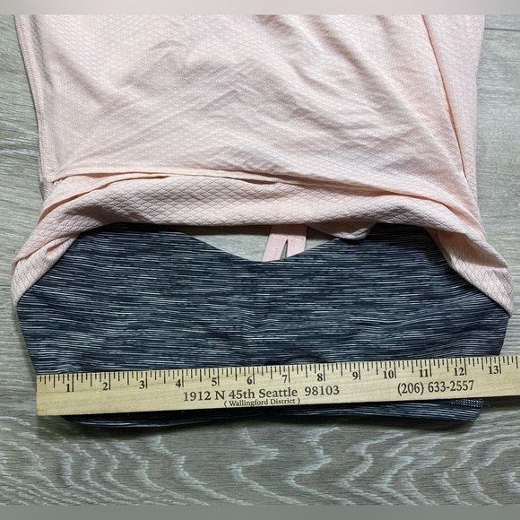 Lululemon CYB Tank EUC Size ? Pretty Pink Angel Wing Built In Bra - Picture 12 of 12